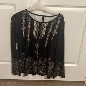 Patterned long sleeve top